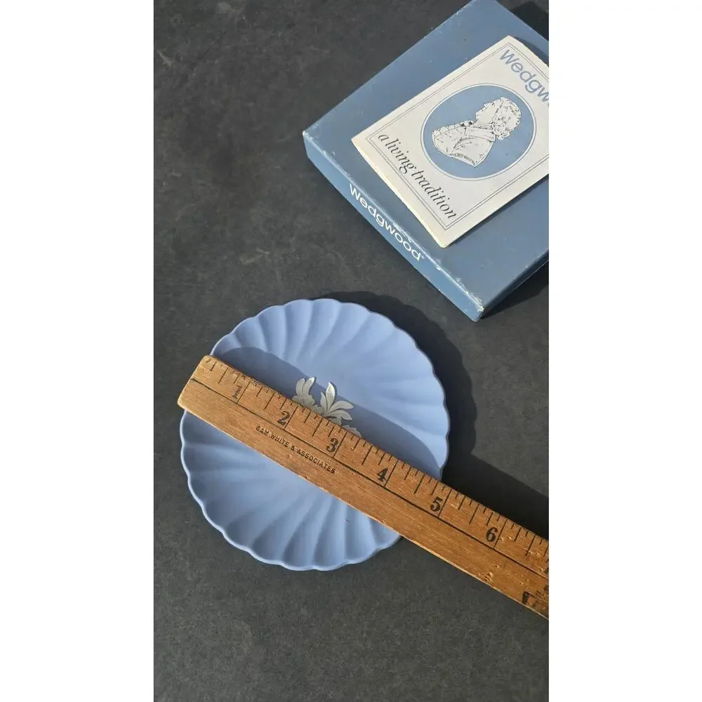 Wedgwood Blue Jasperware Fluted Candy Tray Dish Made In England Box Booklet